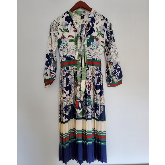 🎈SOLD 🎈NWT Tie Neck Printed Midi  Floral Dress in S - Picture 2 of 15